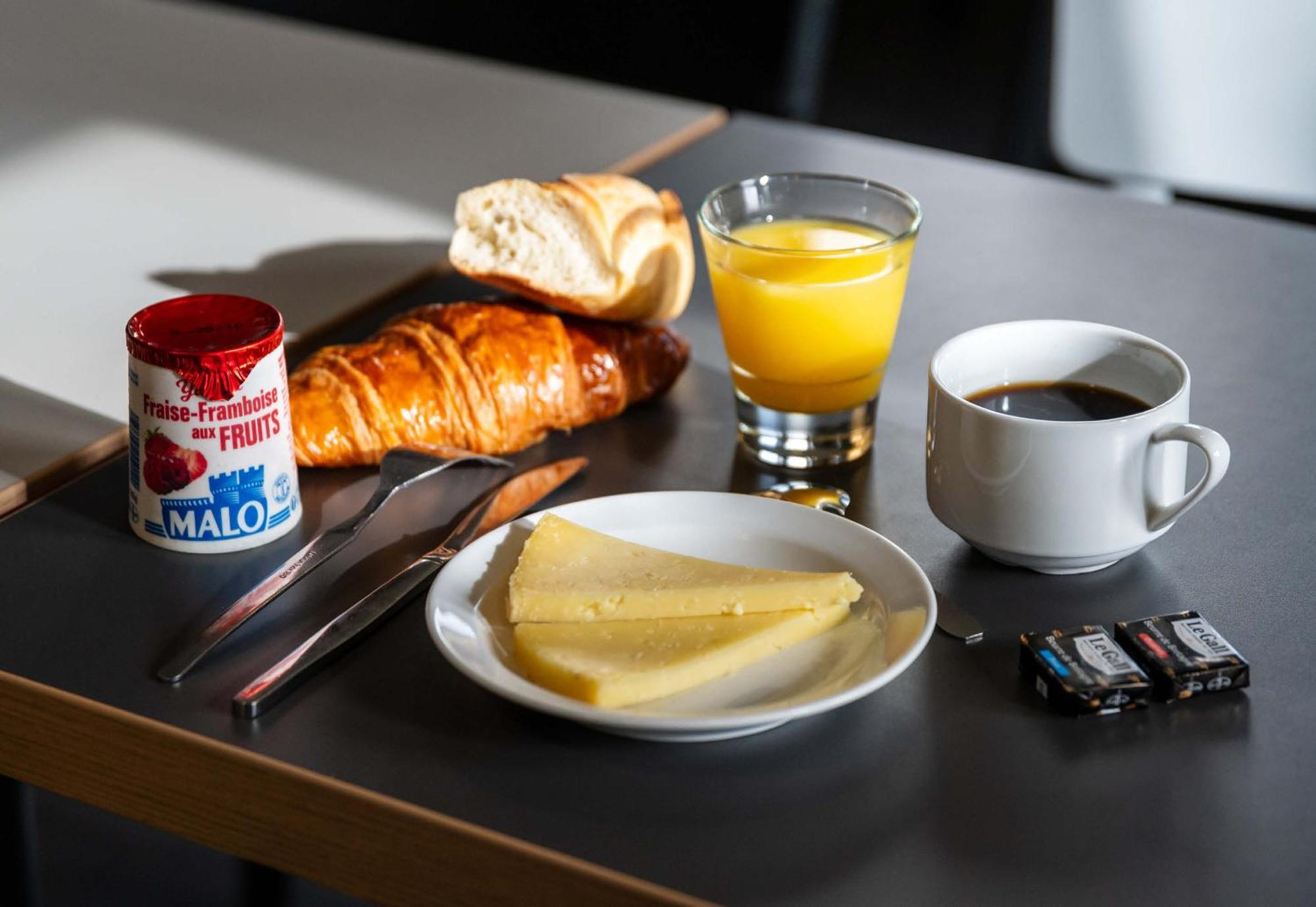 B&B Hotel Lille Lezennes Stade Pierre Mauroy Εξωτερικό φωτογραφία