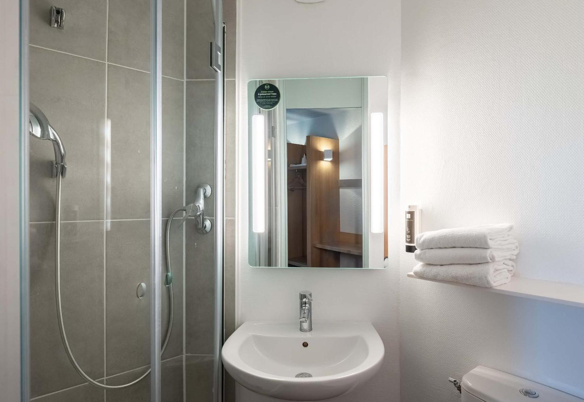 B&B Hotel Lille Lezennes Stade Pierre Mauroy Εξωτερικό φωτογραφία